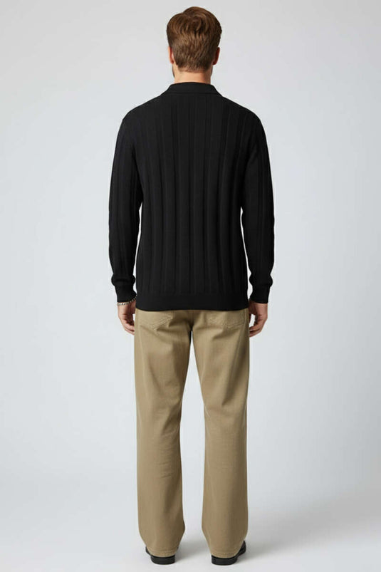 كنزة رجالية بياقة بولو وتفاصيل حياكة على شكل خلية نحل، أسود