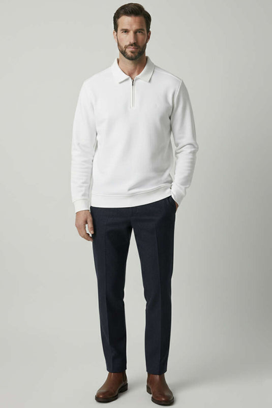 قميص رجالي بأكمام طويلة وياقة بولو مضلع أبيض