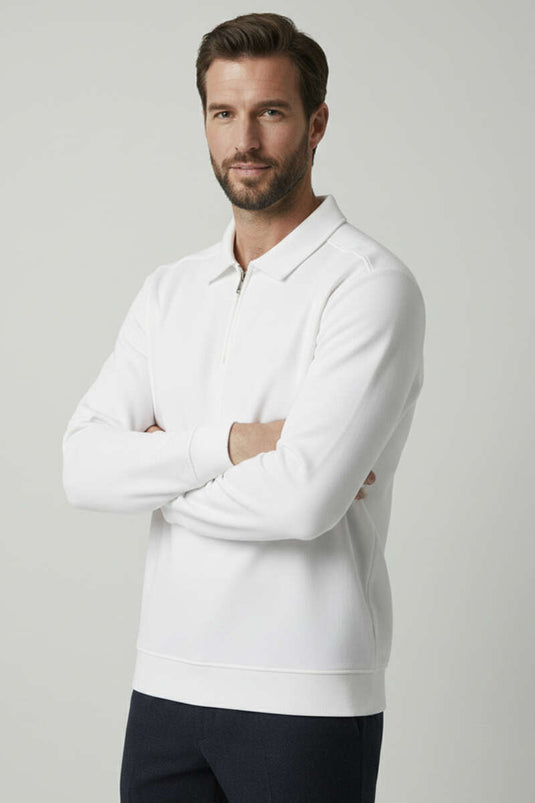 قميص رجالي بأكمام طويلة وياقة بولو مضلع أبيض