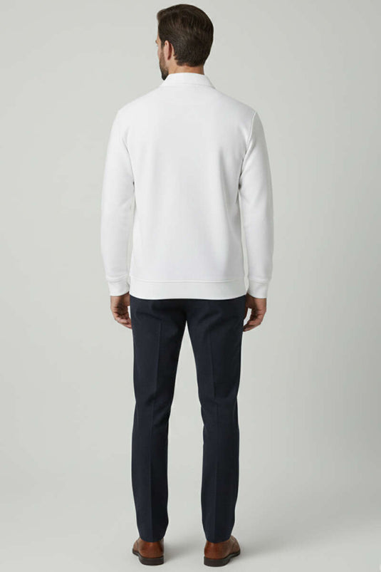 قميص رجالي بأكمام طويلة وياقة بولو مضلع أبيض