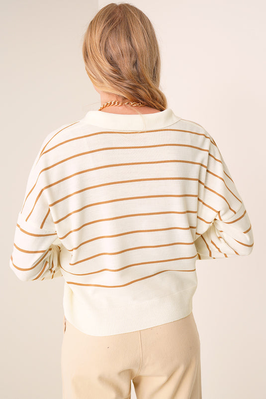 سترة تريكو بلون الجمل ونمط مخطط بياقة بولو