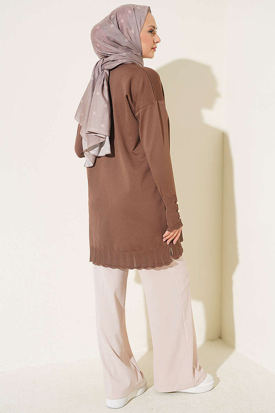 Tunica In Maglia Con Collo Alto In Marrone E Dettagli In Poliestere