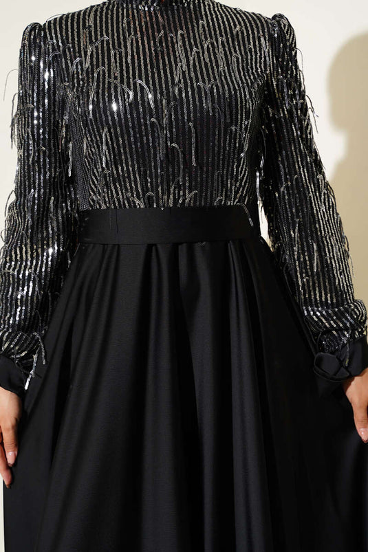 Abendkleid mit Pailletten und gebundenen Ärmeln in Schwarz und Silber