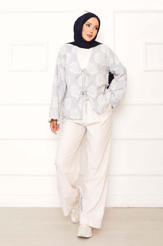 Kimono noué devant à détails de pompons bleu marine