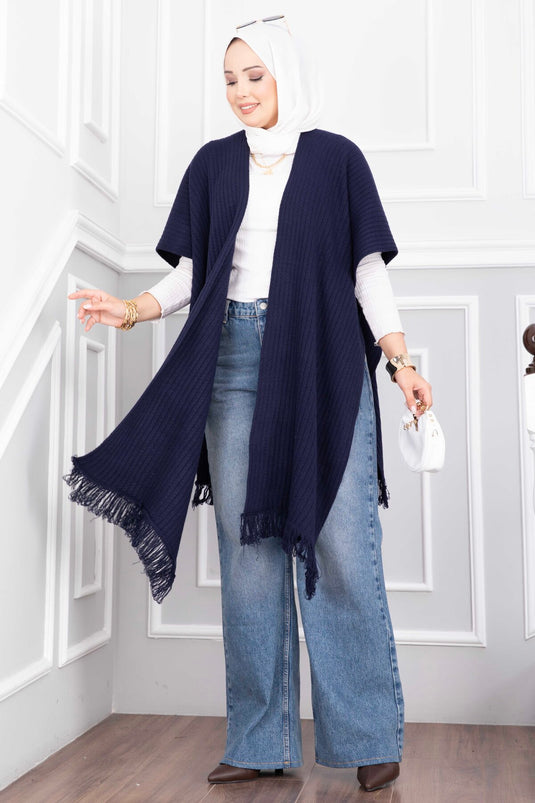Blauer Strickcape Mit Fransen