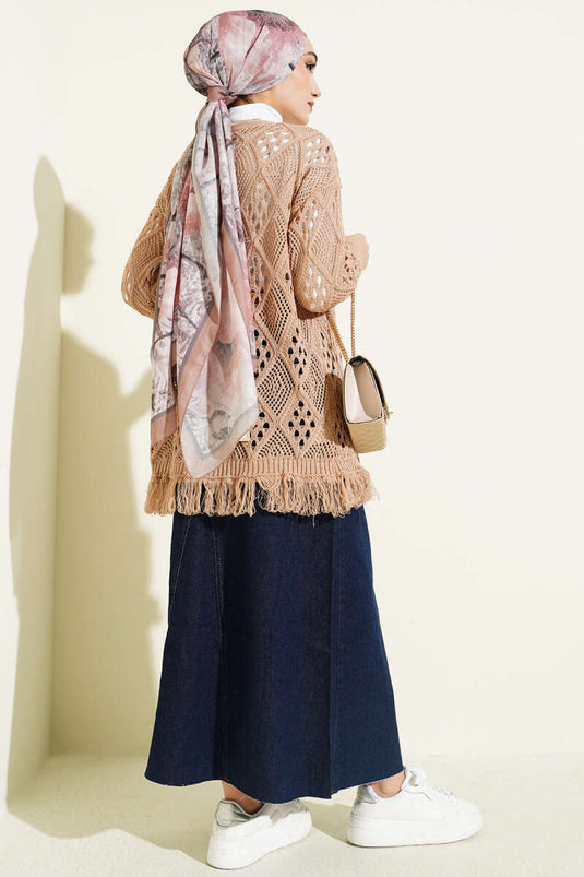 Cardigan traforato con motivo a losanghe e frange, colore latte