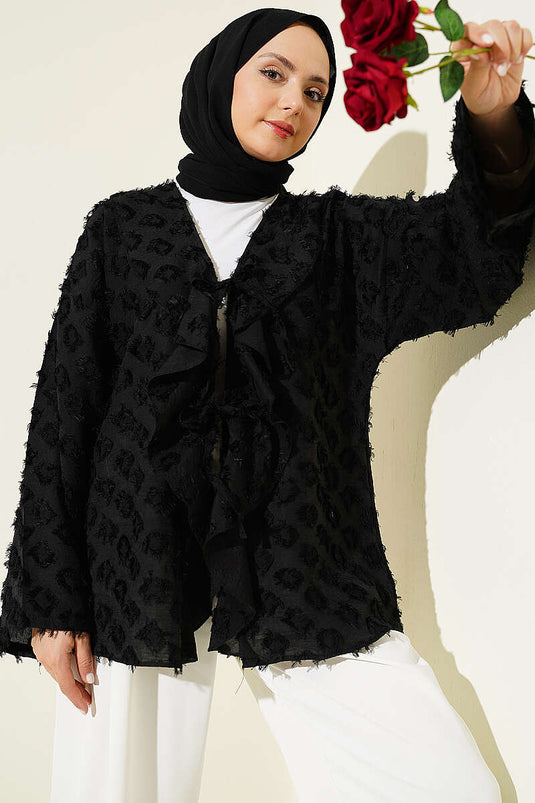 Kimono noir à pompons et volants avec lien en corde