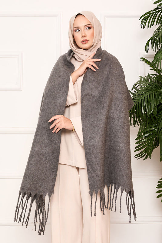 Châle à pompons, couleur fumée
