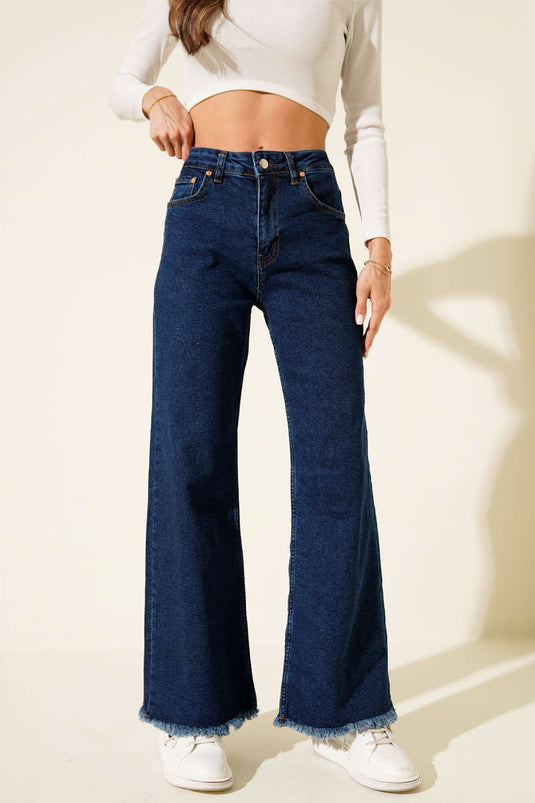 Jean en denim bleu à ourlet à franges