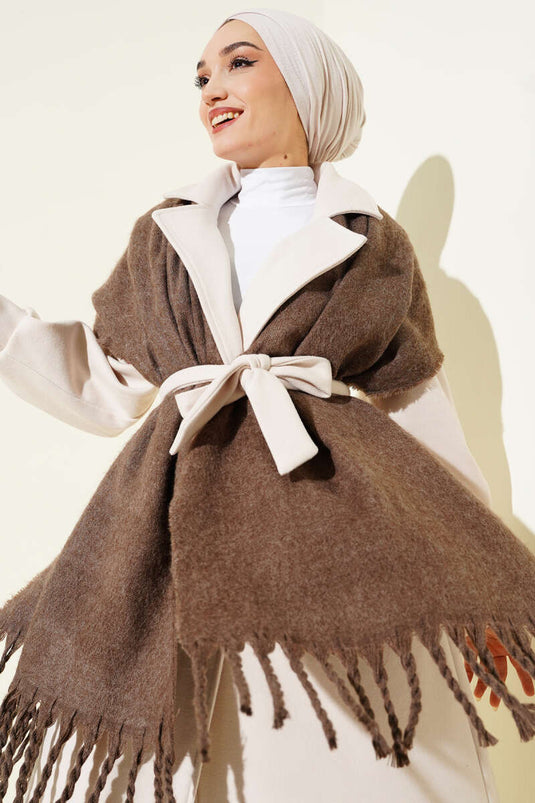 وشاح كتف ناعم مزين بشرابات بني