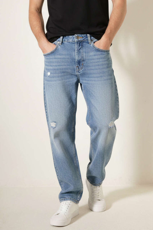 بنطال جينز رجالي بقصة عادية لون أزرق فاتح