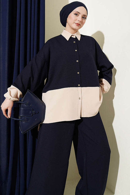 Completo doppio con foulard a blocchi di colore blu scuro