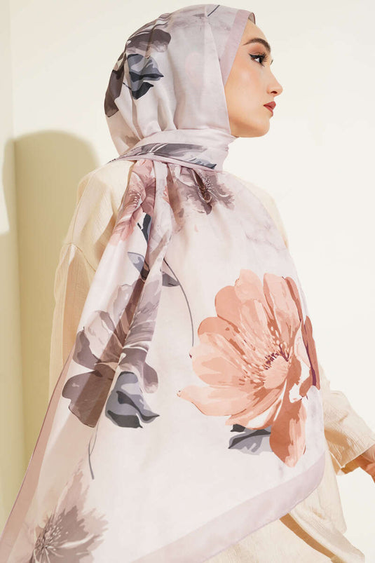 Retro Çiçek Desenli Şal Sütlü Kahve