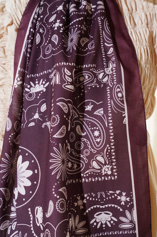 Châle rayé à bordure à motif rétro, marron amer