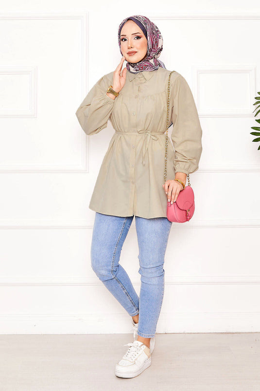 Chemise hijab beige foncé avec cordon de serrage à la taille et volants