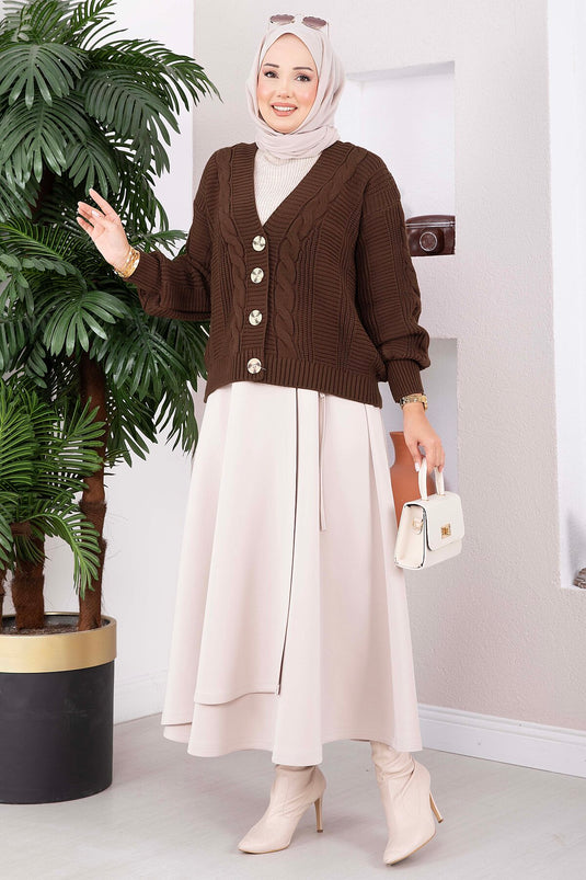 Braune Strickjacke Mit Haarzopf-Muster Und Knöpfen