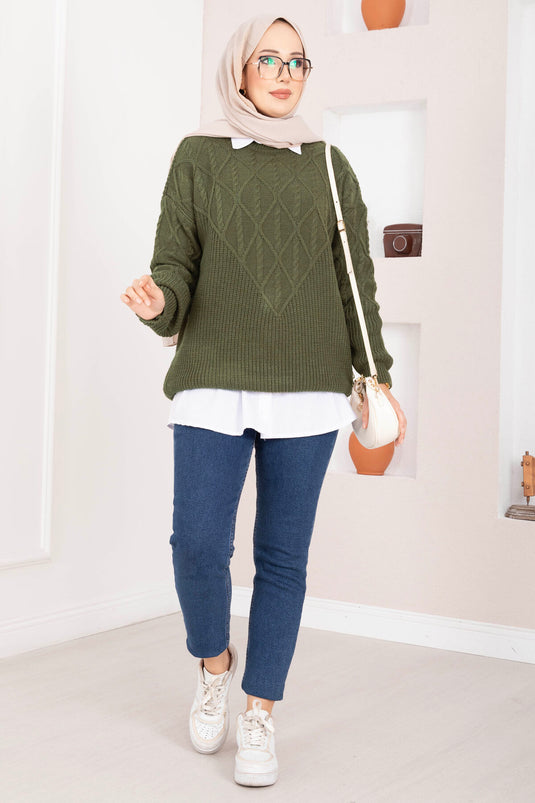 كنزة صوفية بنمط ضفائر الشعر باللون الأخضر الزيتوني