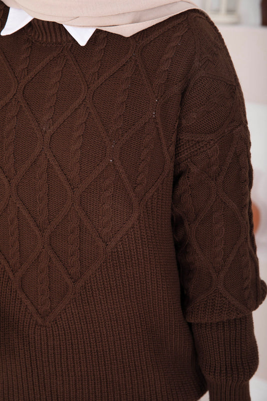 Trui met vlechtpatroon in bruin