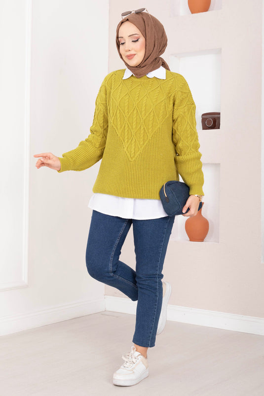 كنزة صوفية بنمط ضفيرة الشعر باللون الأخضر الزيتوني