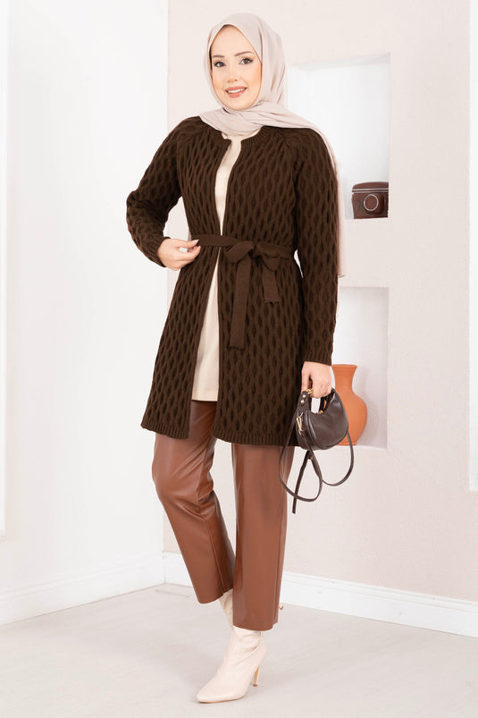 Gilet en maille à ceinture tressée, marron