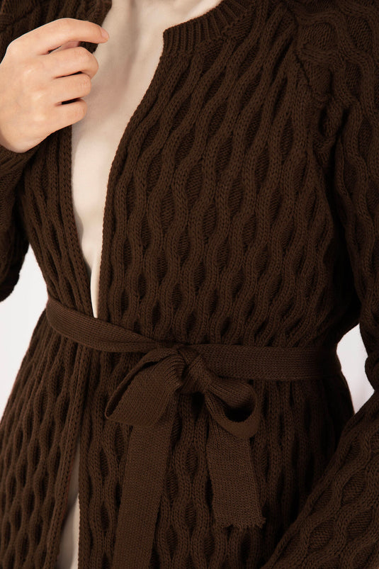 Gilet en maille à ceinture tressée, marron