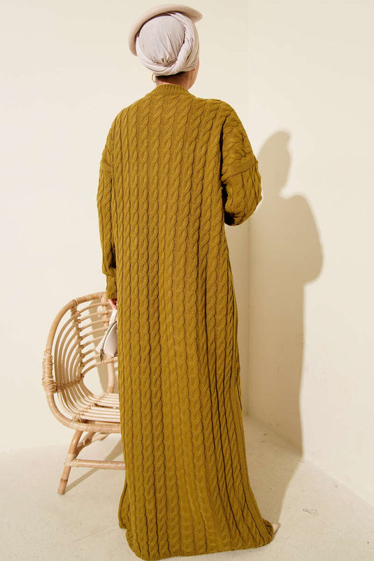 Basic Strickkleid mit Zopfstrickmuster in Ölgrün