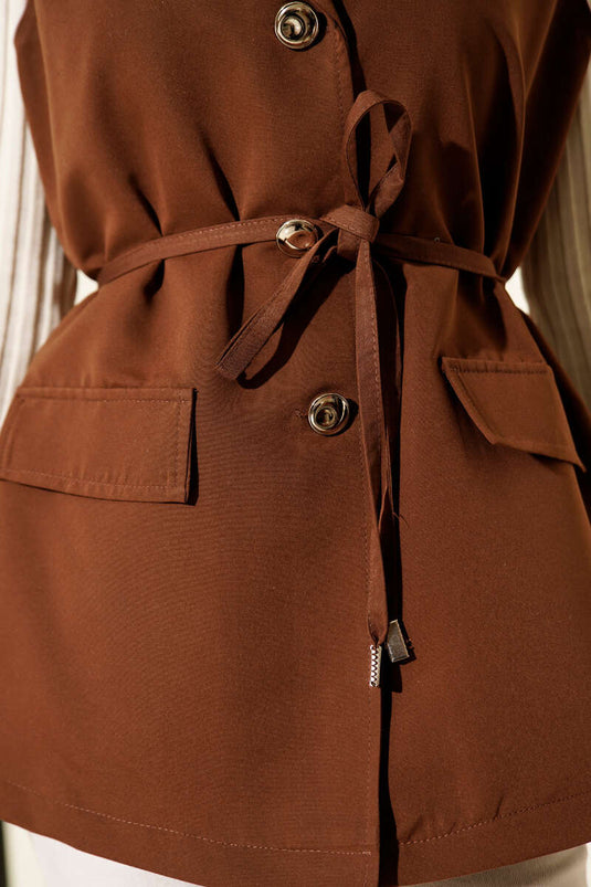 Gefälschte Taschen Weste mit Kordelgürtel Braun