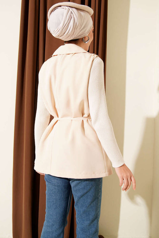 Gilet à fausses poches avec ceinture en corde crème