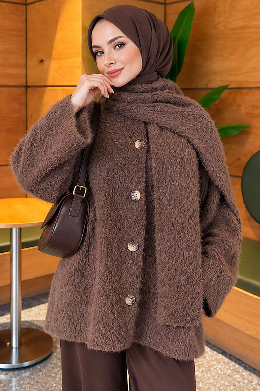 Cappotto Con Bottoni E Scialle Con Barba In Visone