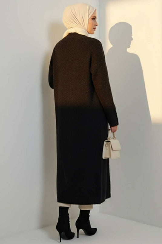 Bärtiger langärmliger schwarzer Cardigan