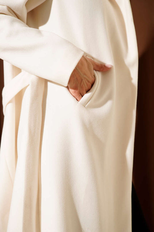 Manteau en cachemire crème avec col châle et ceinture