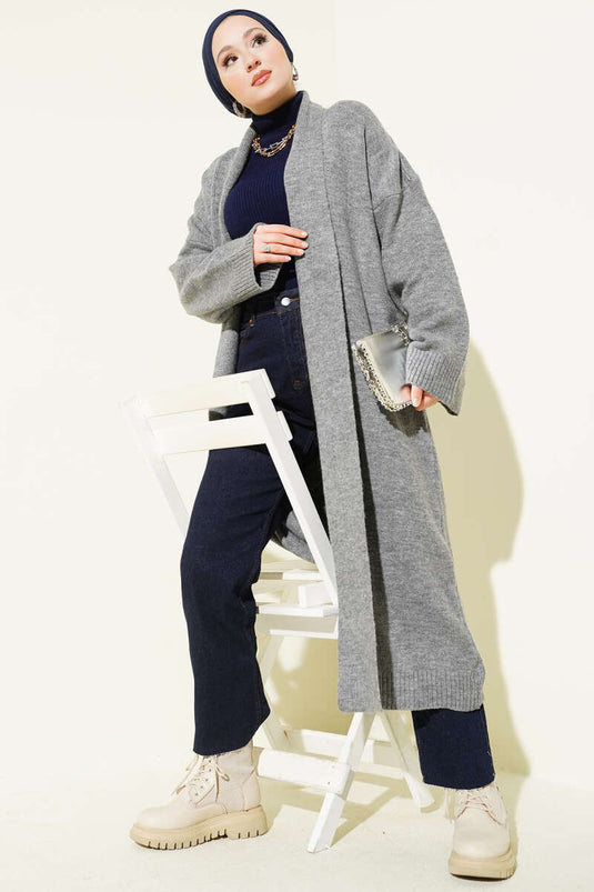 Gilet long en maille grise à col châle