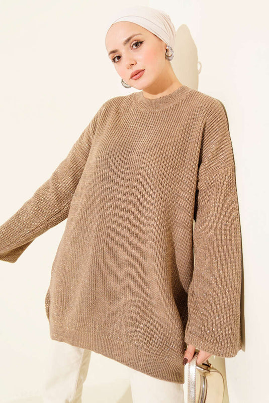 Tunica in maglia glitterata con scollo rotondo largo color latte