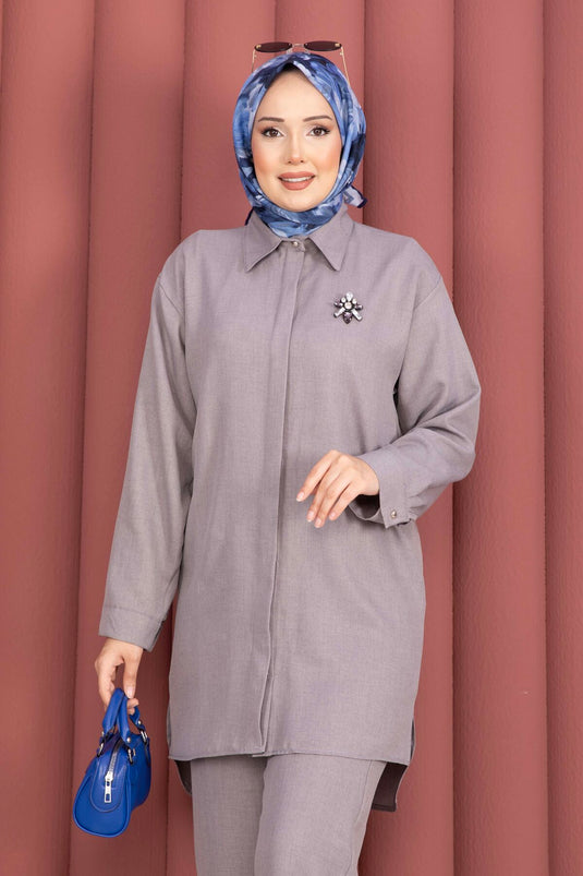 Ensemble tunique ample et pantalon gris pour modest fashion