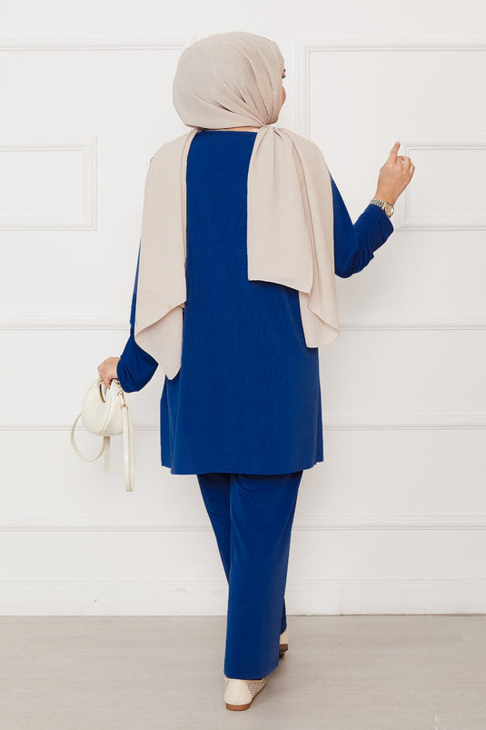 Casual Fit Two-Piece Sandy Set Saks