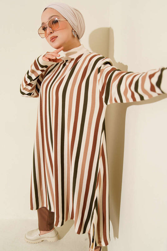 Tunique longue ample à rayures en maille, beige.