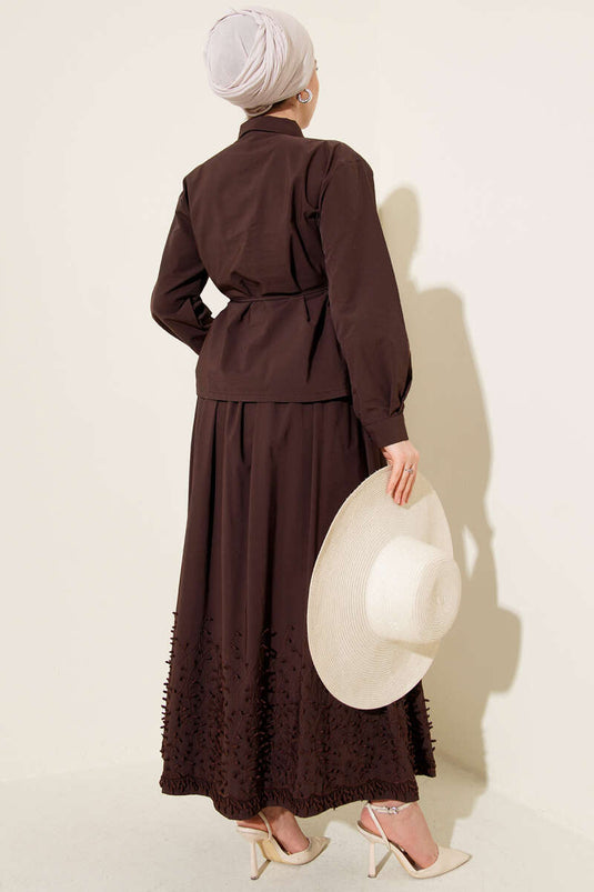 Dubbel Set met Klimopreliëf en Rokje Bruin