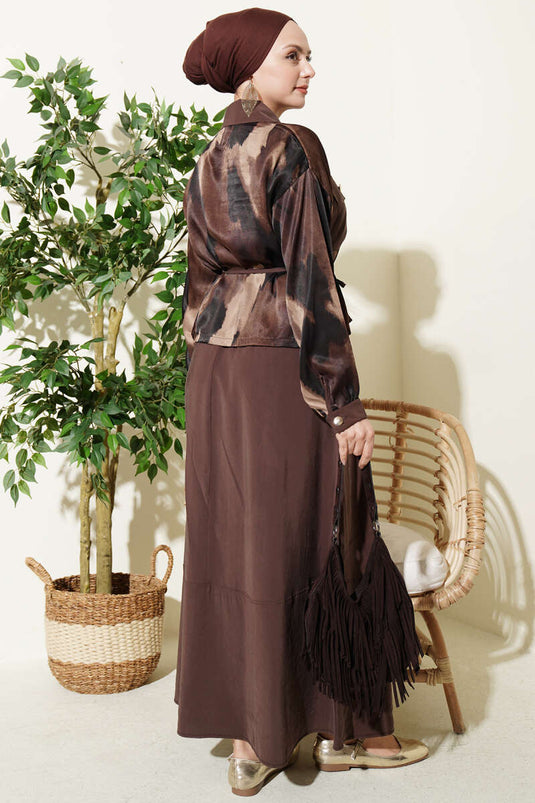 Completo con Blusa e Gonna in Satin con Tasca sul Petto, Marrone