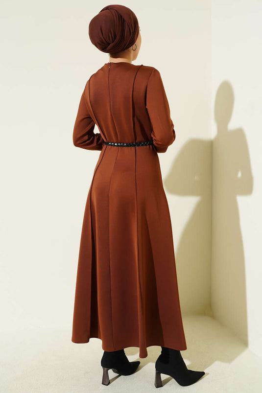 Robe ceinturée en cuir de plongée marron