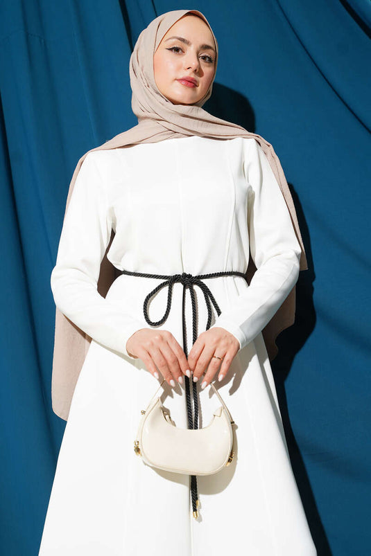 Abito con cintura e dettagli scuba color ecru