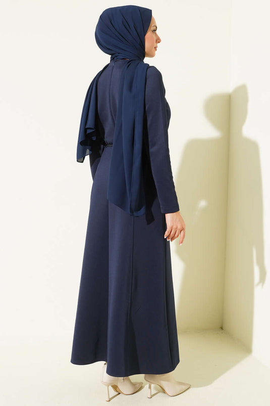 فستان بحزام مفصل وقلم سكوبا باللون الأزرق الداكن