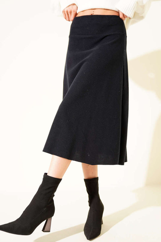 تنورة ثيسالونيكي متوسطة الطول باللون الكحلي