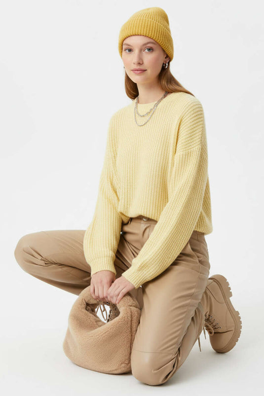 Gelber Pullover mit Thessaloniki-Stickerei