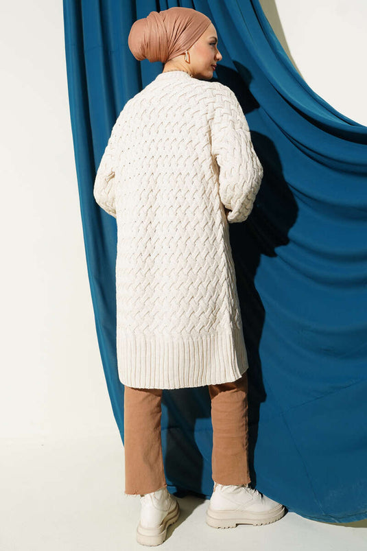 سترة محبوكة من الصوف بلون بيج