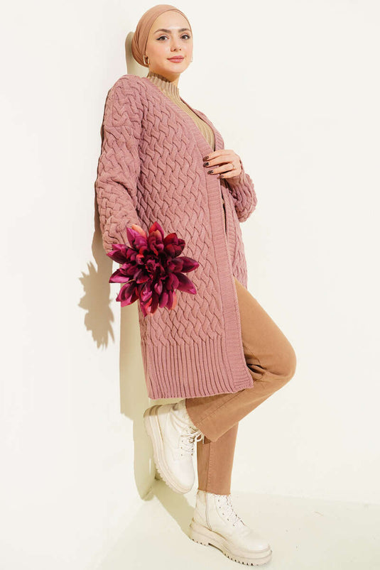 سترة محبوكة من الصوف بلون بودرة