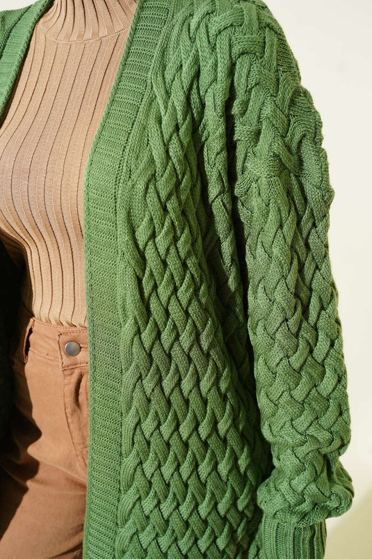 Cardigan en tricot tressé vert