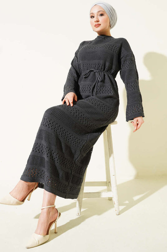 فستان محبوك بنقشة شريطية مزخرفة رمادي داكن