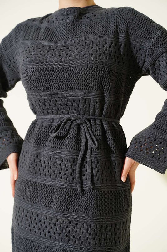 فستان محبوك بنقشة شريطية مزخرفة رمادي داكن