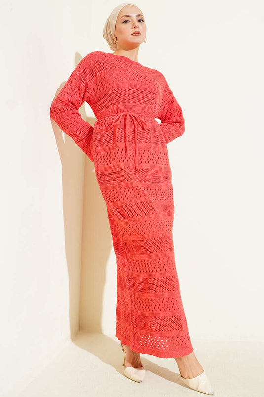 فستان محبوك بنقشة شريط مزخرف بلون وردي داكن