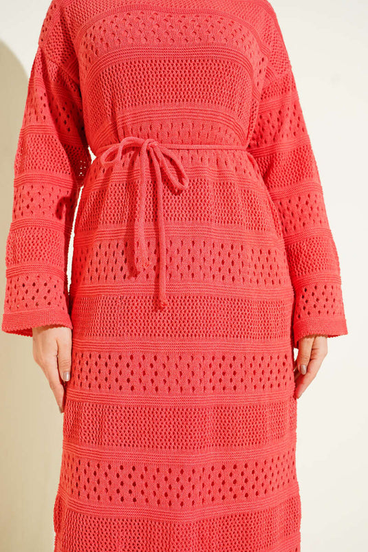 فستان محبوك بنقشة شريط مزخرف بلون وردي داكن